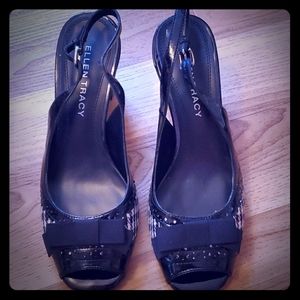 Lovely ellen tracy bow tie high heel